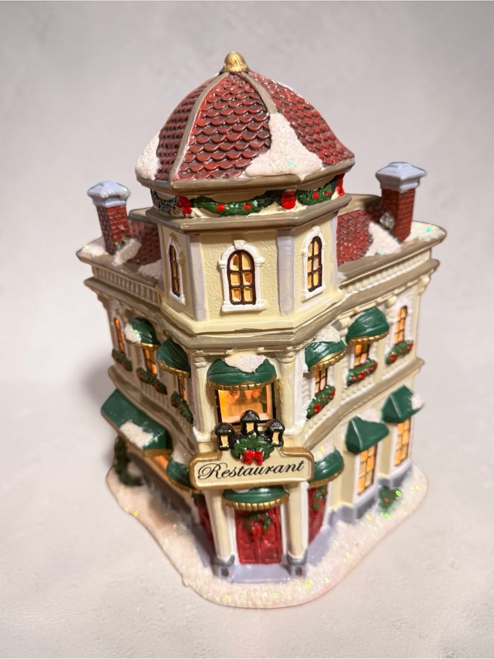 St. Nicholas Square 2017 Restaurant Lighted Christmas Village Building w/ Box